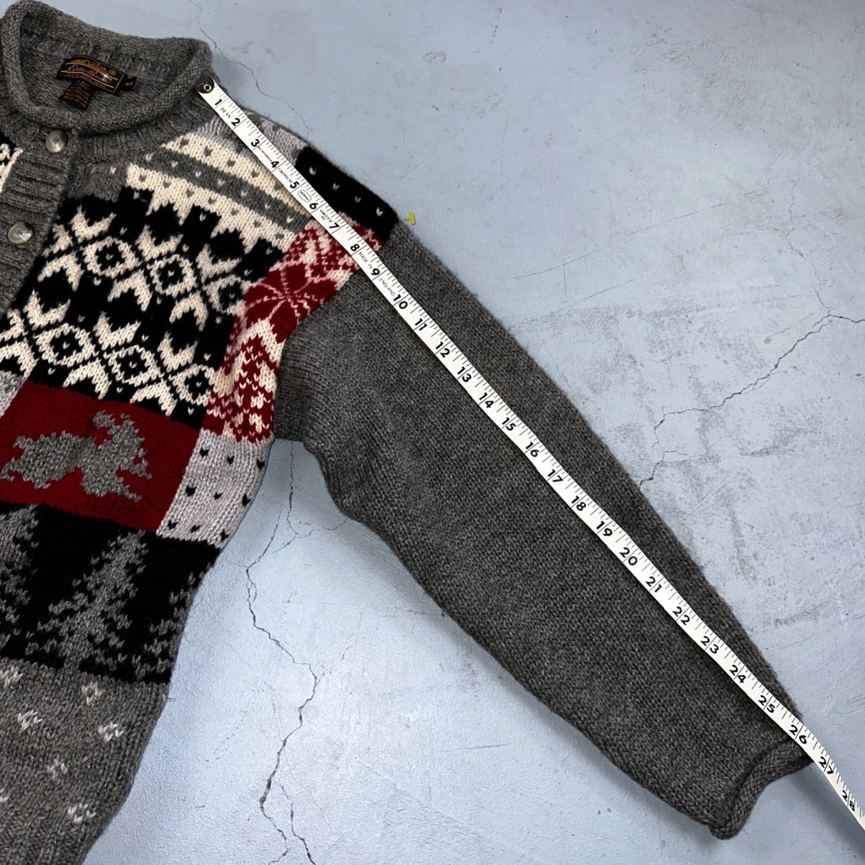 Eddie Bauer VINTAGE Eddie Bauer Cardigan Sweater M Gray Snowflake Nordic Patchwork Wool Womens Size M / US 6-8 / IT 42-44 - 6 Thumbnail