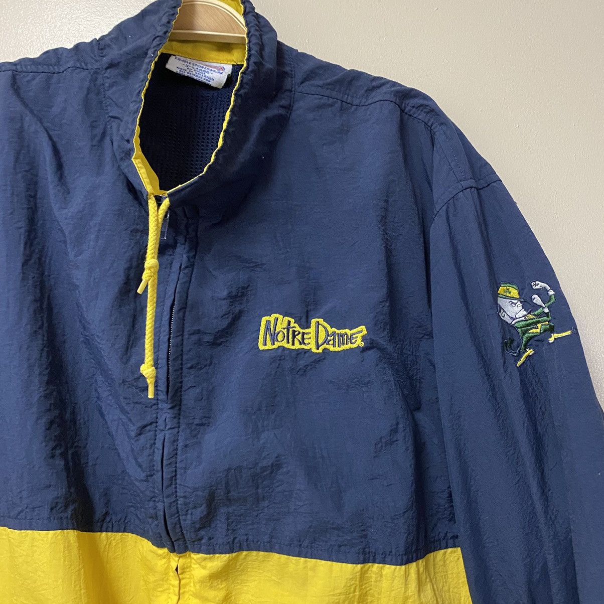 Vintage Vintage Crable Sportswear Notre Dame WindBreaker Jacket XL Size US XL / EU 56 / 4 - 2 Thumbnail
