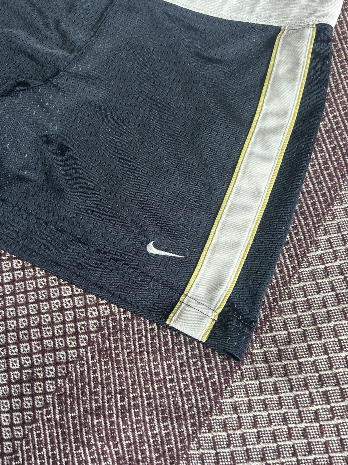 Vintage Vintage Nike Sportswear Women Shorts Streetwear Style Size S Size 25" / US 0 / IT 36 - 3 Thumbnail