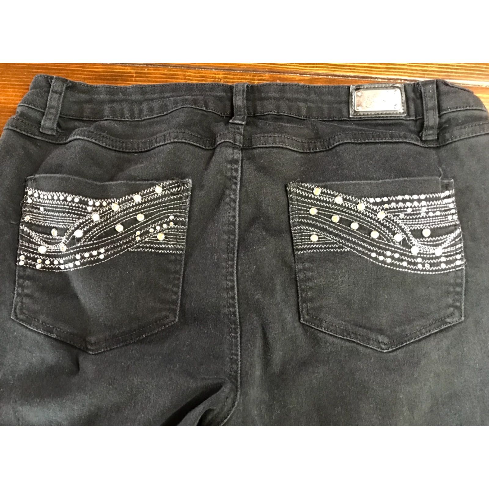Vintage VINTAGE Earl Jeans Capri Women's 16W Black Denim Embroidered Jeweled AN#89302 Capri Women Size 38" / US 16 / IT 52 - 5 Thumbnail