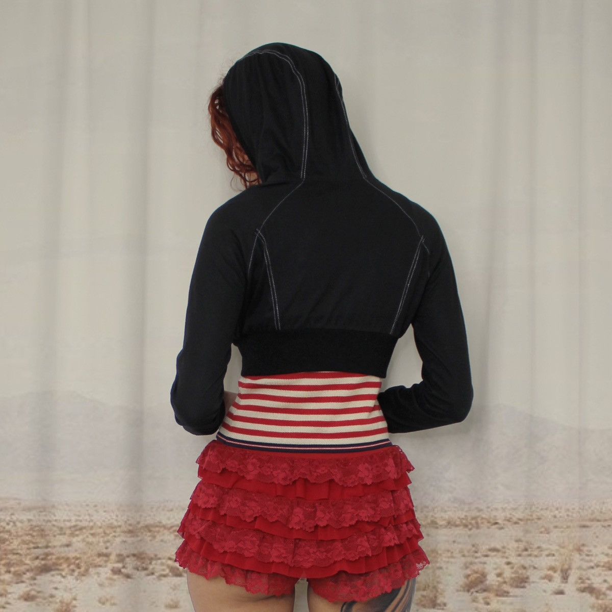 Vintage 🎧BLACK CROP SWEATSHIRT🎧 Size L / US 10 / IT 46 - 3 Thumbnail