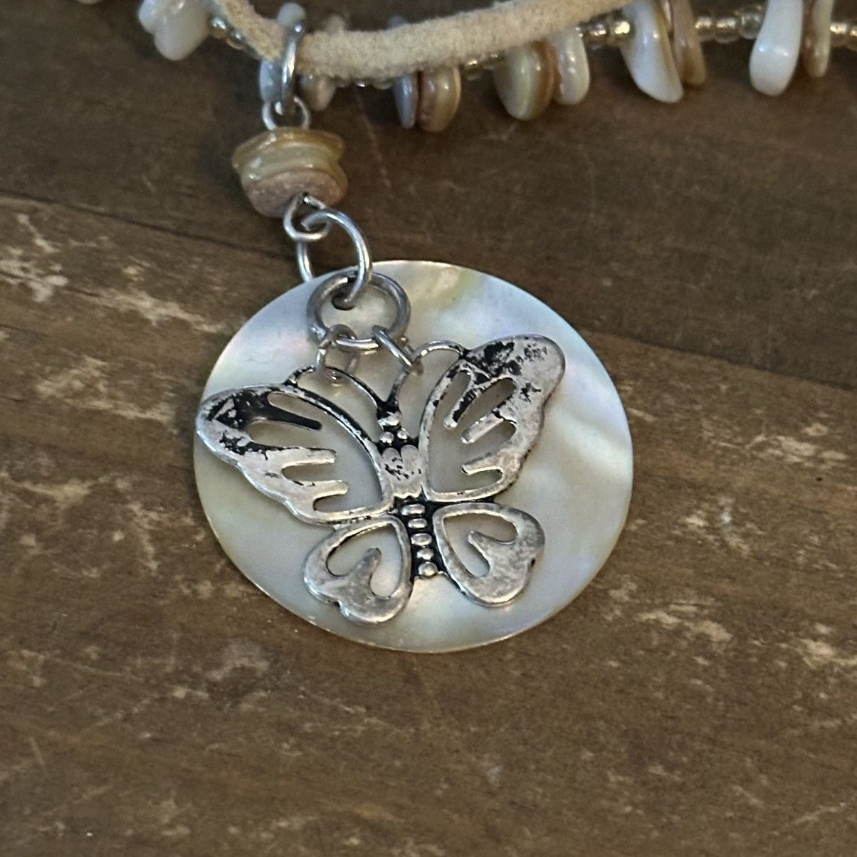 Other Double strand agate chip mother of pearl butterfly necklace Size ONE SIZE - 3 Thumbnail
