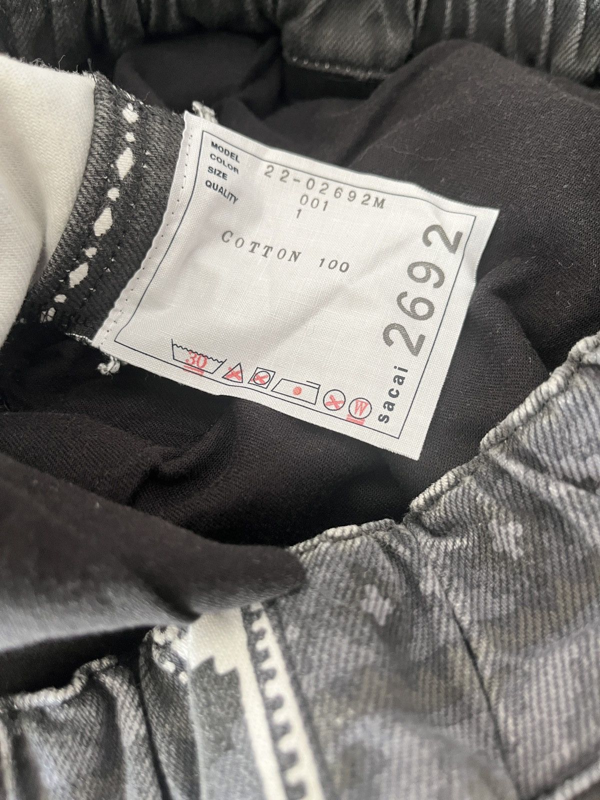 Sacai BANDANA CARGO SHORT Size US 26 / EU 42 - 7 Thumbnail