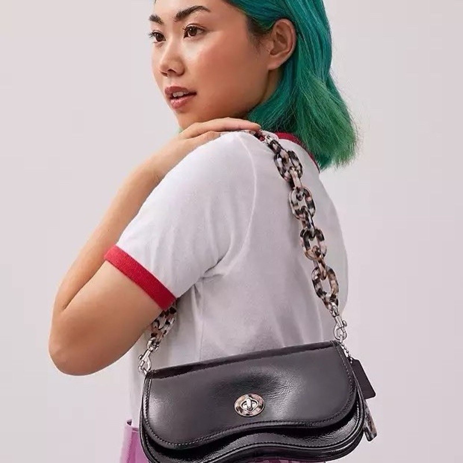 Coach NWT Coach Wavy Dinky Bag Patent Leather CQ056 Black Size ONE SIZE - 11 Thumbnail