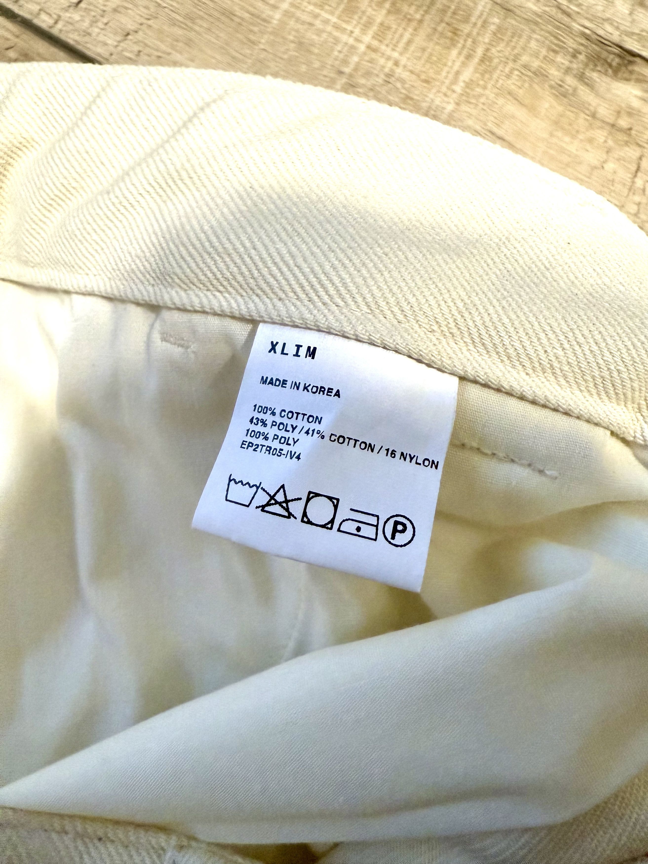 XLIM Ep. 2 01 Shorts in Ivory Size US 34 / EU 50 - 3 Thumbnail