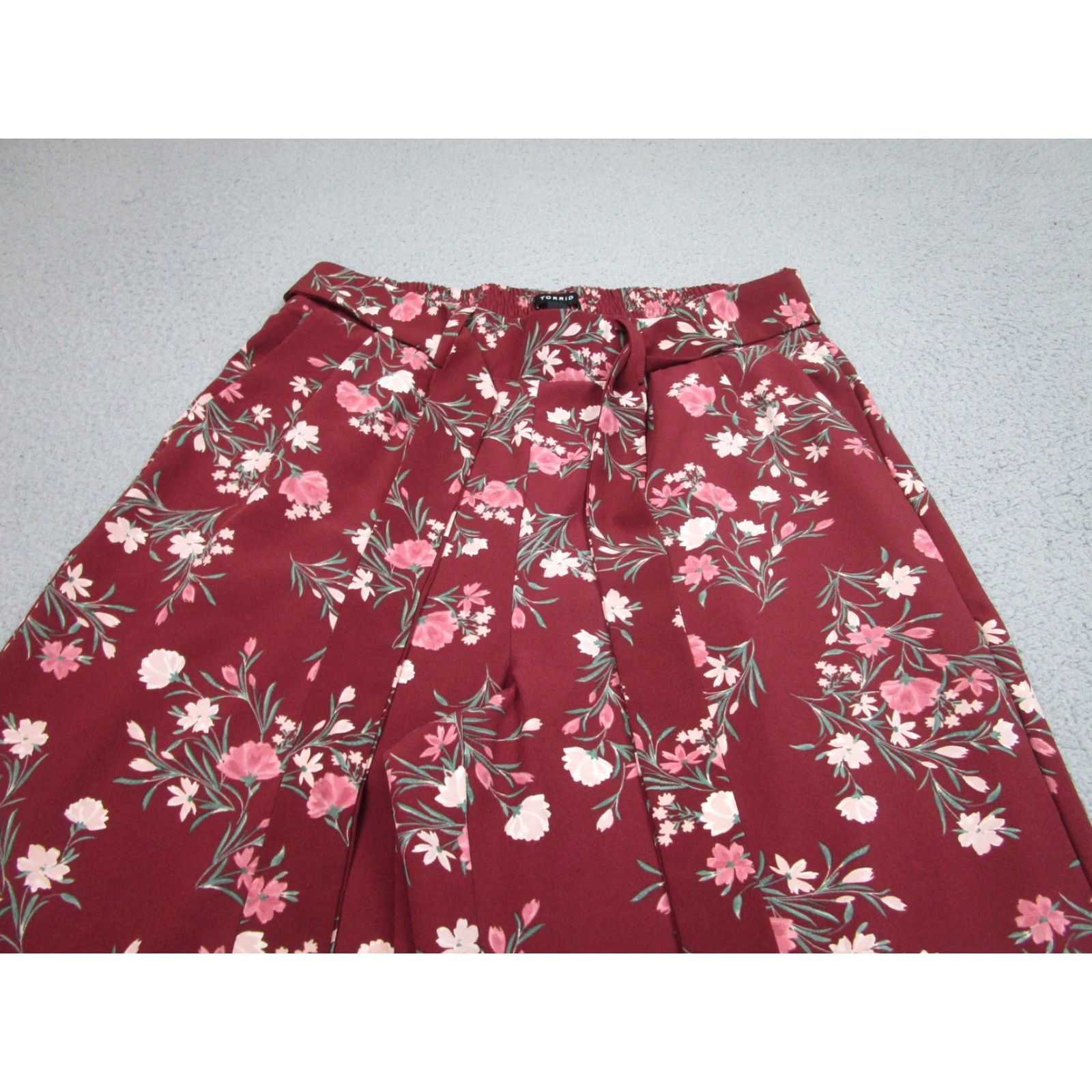 Torrid Torrid Dress Pants Womens 1 Red Floral Wide Leg Belted Elastic Waist Pull On Size 25" / US 0 / IT 36 - 2 Thumbnail