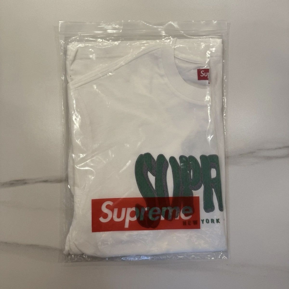Supreme Supreme SS25 Flocked Washed S/S Top Size US L / EU 52-54 / 3 - 1 Thumbnail