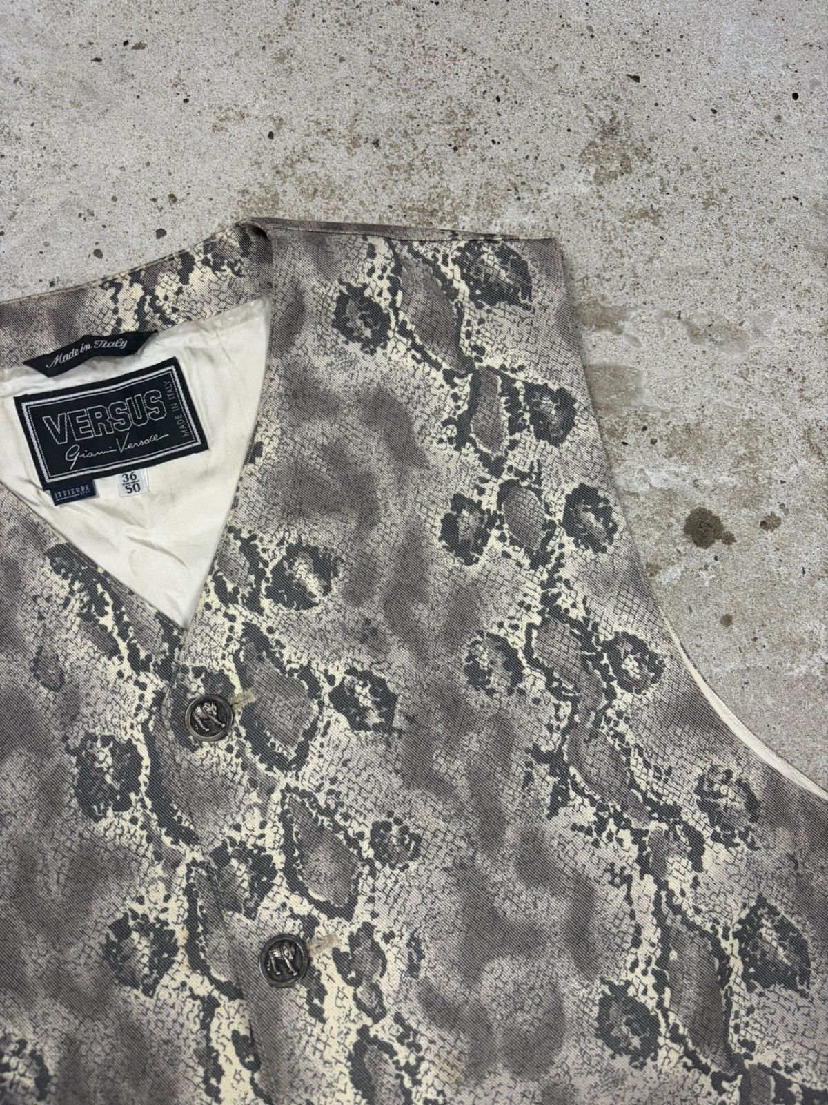 Versace Vintage 1990s Versus Gianni Versace Snake Print Animal Vest Size US M / EU 48-50 / 2 - 9 Thumbnail