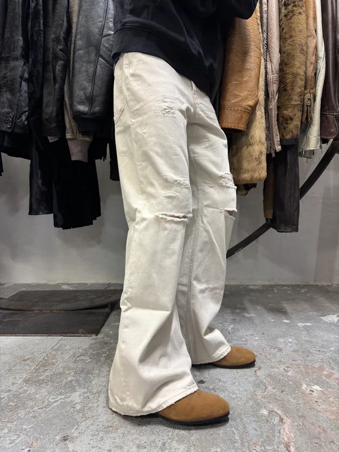 Acne Studios FW2022 Acne Studios White Destroyed Baggy White Denim Jeans Size US 39 - 4 Thumbnail