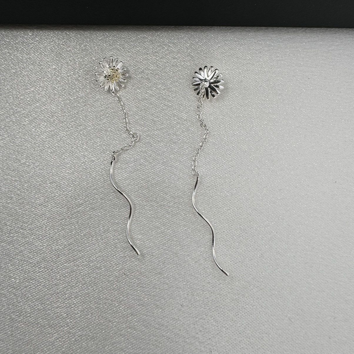 Other Elegant Flower Chain Dangle Threader Earrings for Women Size ONE SIZE - 3 Thumbnail