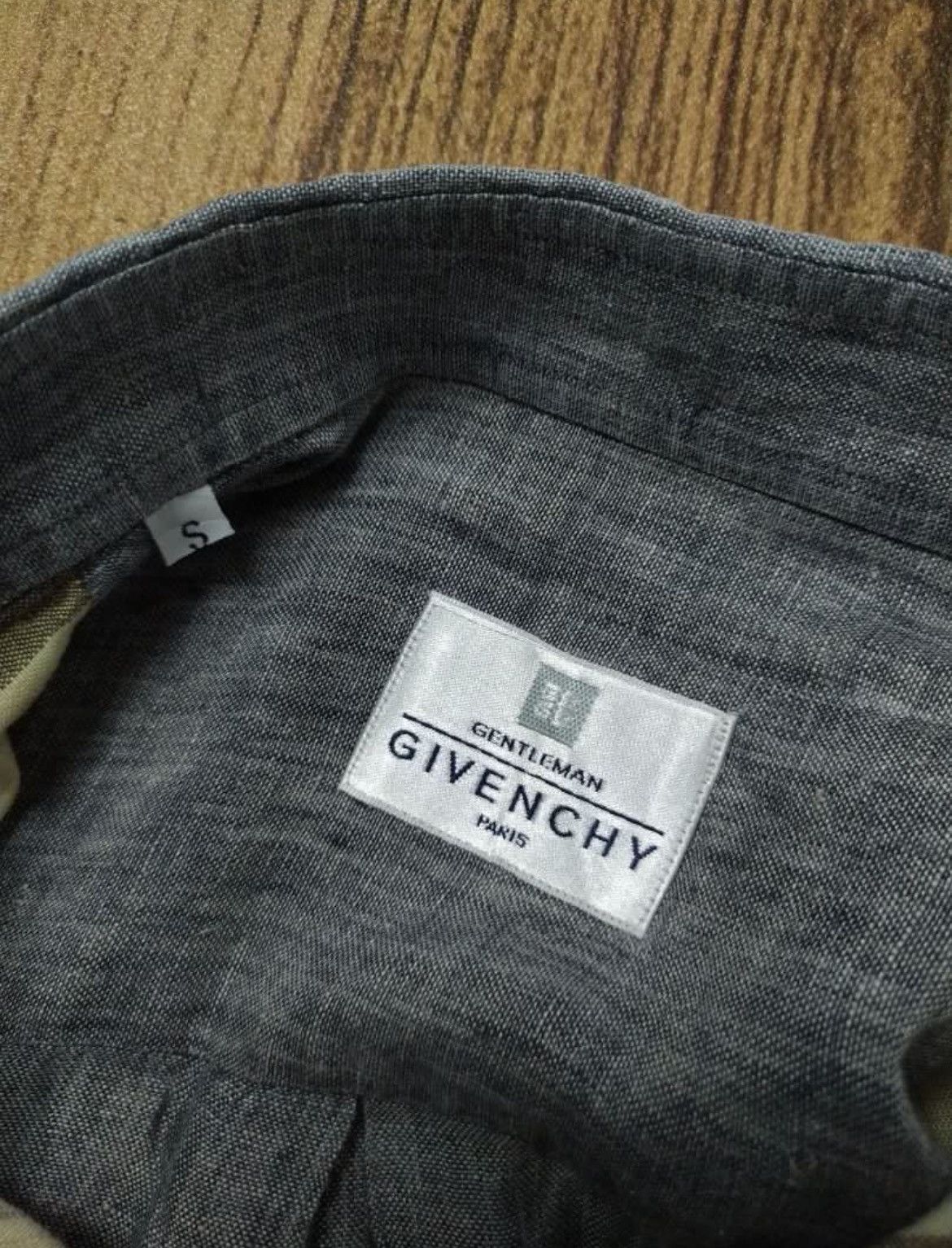 Givenchy Vintage Givenchy Shirt Size US S / EU 44-46 / 1 - 6 Thumbnail