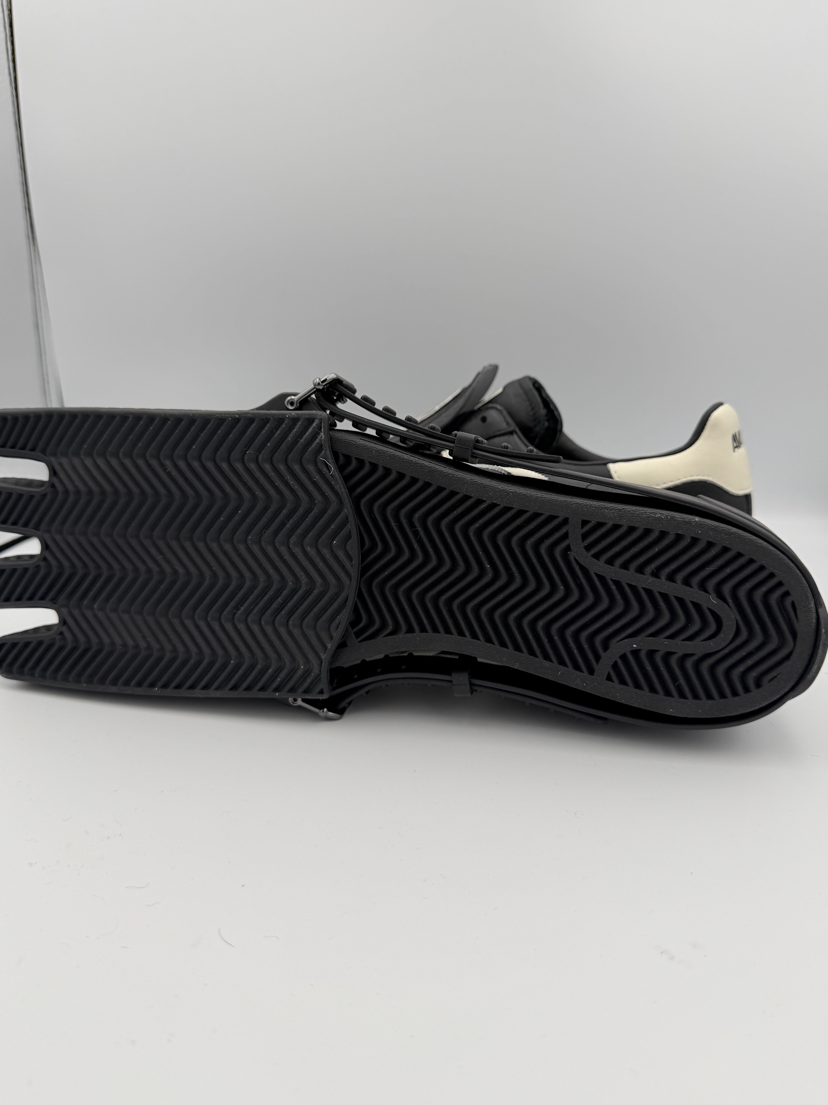 AVAVAV AVAVAV adidas Superfinger Superstar Black Size US 9.5 / EU 42-43 - 6 Thumbnail