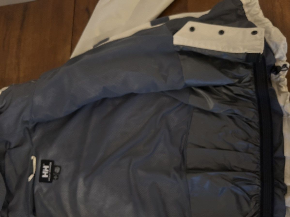Helly Hansen Helly Hansen Off White/Beige light jacket size small Size US S / EU 44-46 / 1 - 8 Thumbnail