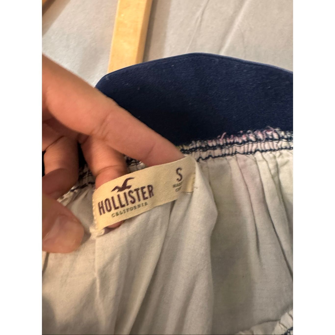 Hollister Hollister Floral Ruffle Mini Skirt Navy Size S Size 26" / US 2 / IT 38 - 3 Thumbnail