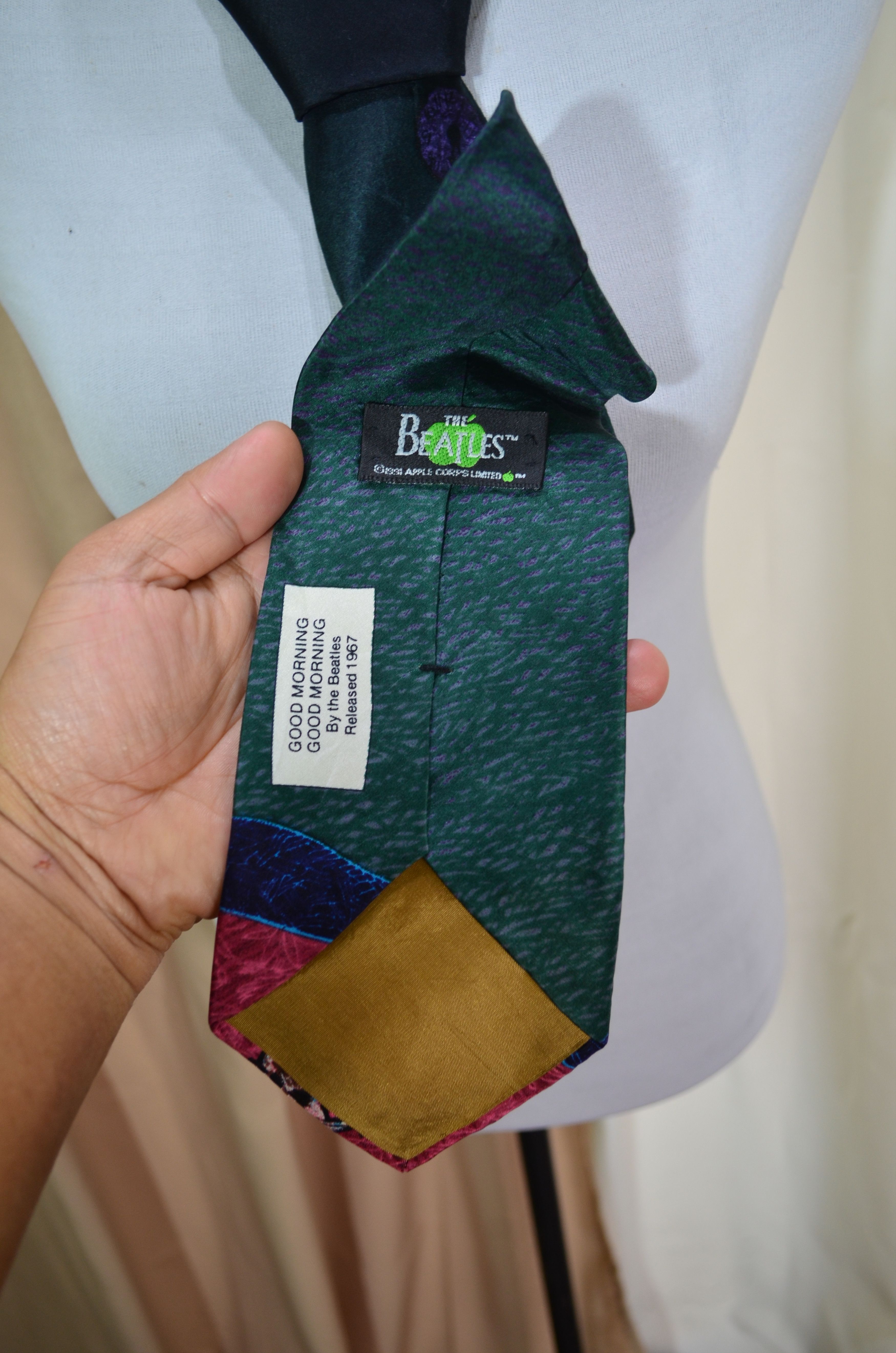 Vintage Vintage The Beatles 1991 Good Morning Necktie Size ONE SIZE - 3 Thumbnail