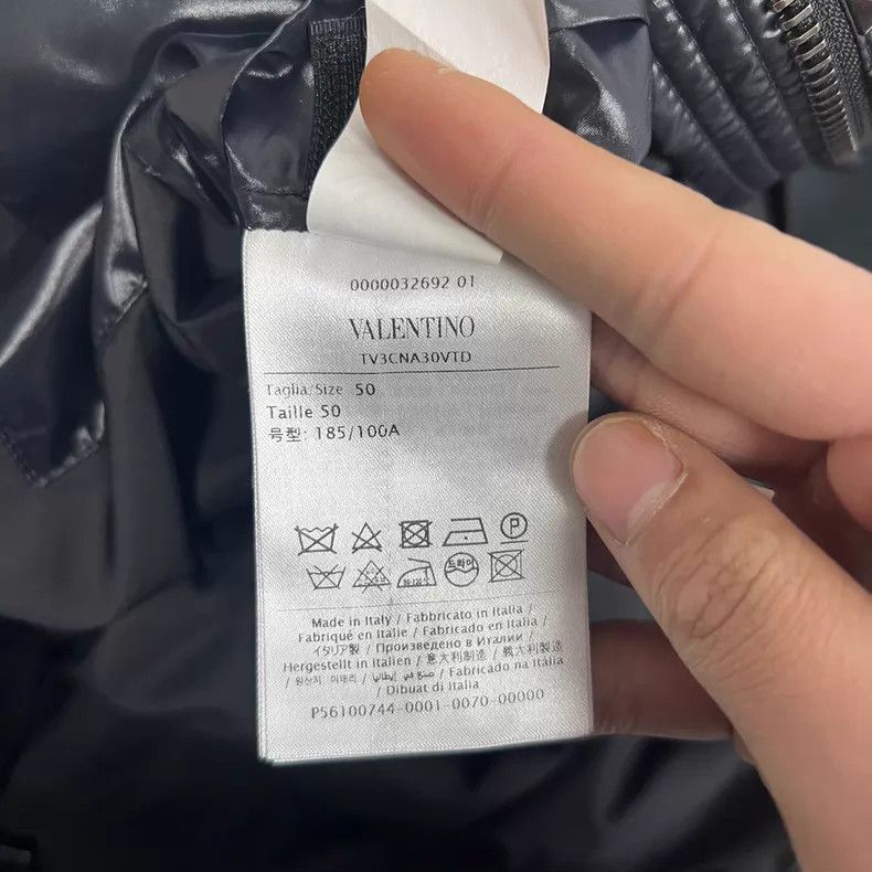 Valentino Valentino Black glossy down jacket Size L / US 10 / IT 46 - 4 Thumbnail