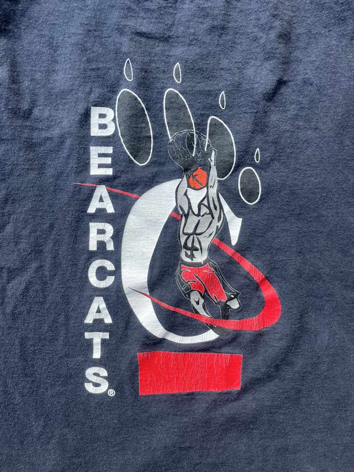 Vintage vintage 90s cincinnati bearcats basketball cut off tee Size US L / EU 52-54 / 3 - 2 Thumbnail