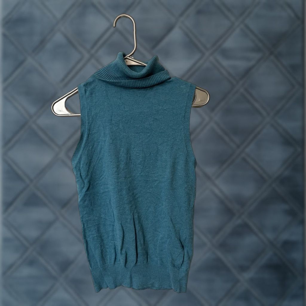 Old Navy VINTAGE Old Navy Womens Shirt Womens M Blue Sleeveless Turtleneck Knit Top 80s 90s Size M / US 6-8 / IT 42-44 - 1 Thumbnail