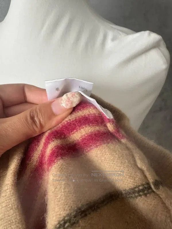 Burberry Burberry Color Block Wool Long Sleeve Top. Size M / US 6-8 / IT 42-44 - 7 Thumbnail