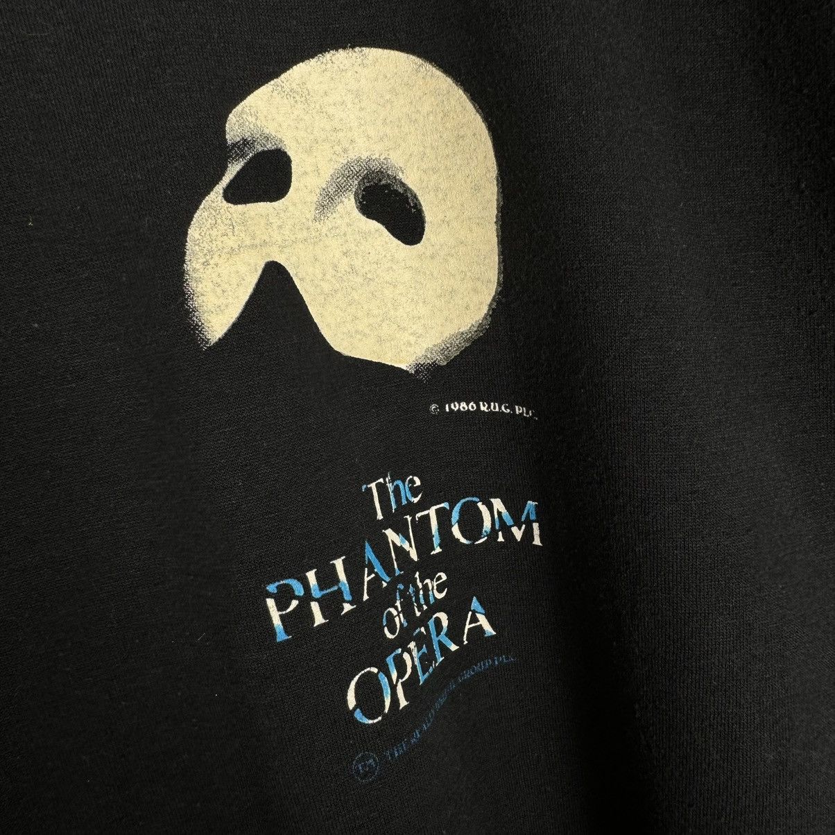 Vintage Vintage 1986 The Phantom Of The Mask Kanye Rare T Shirt Size US L / EU 52-54 / 3 - 4 Thumbnail