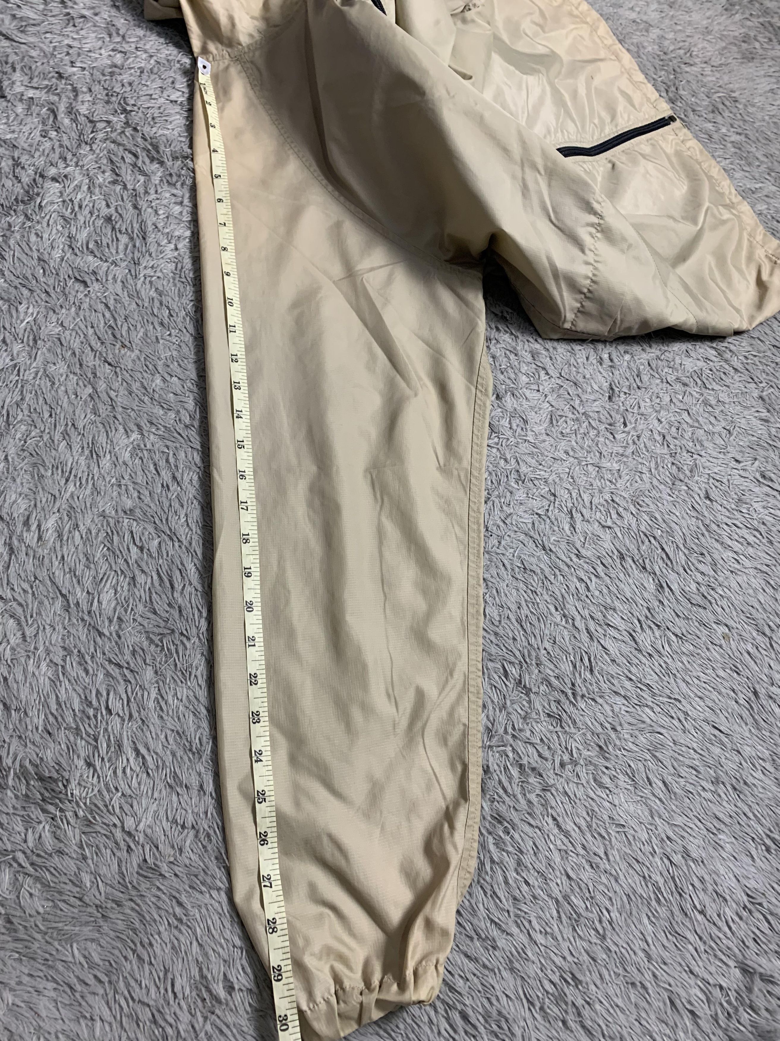 Uniqlo Vintage Uniqlo Beige Jacket Hooded Japanese Brand Style Size US L / EU 52-54 / 3 - 9 Thumbnail