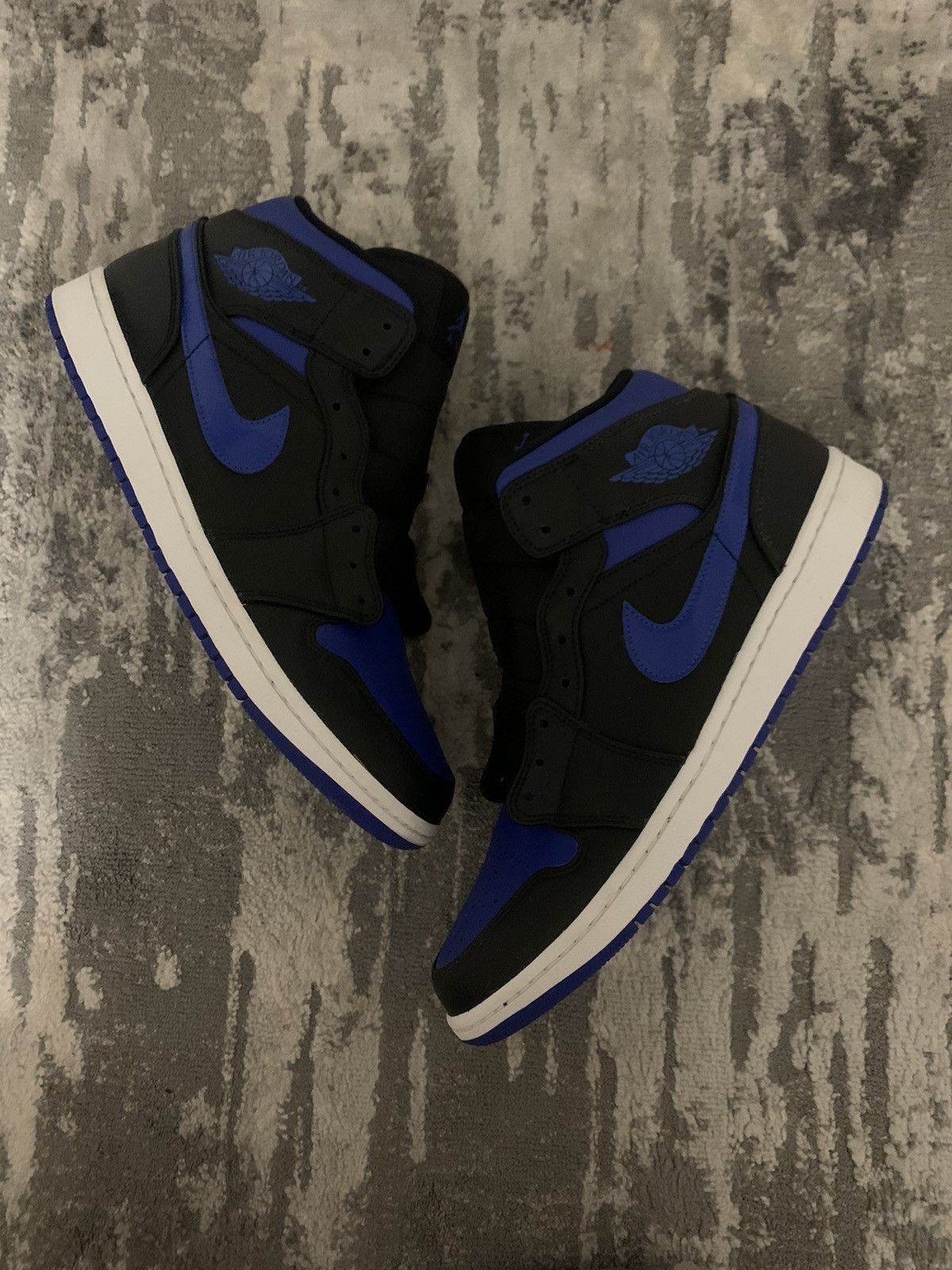 Jordan Brand Air Jordan 1 Mid Black Royal Size US 11 / EU 44 - 1 Thumbnail