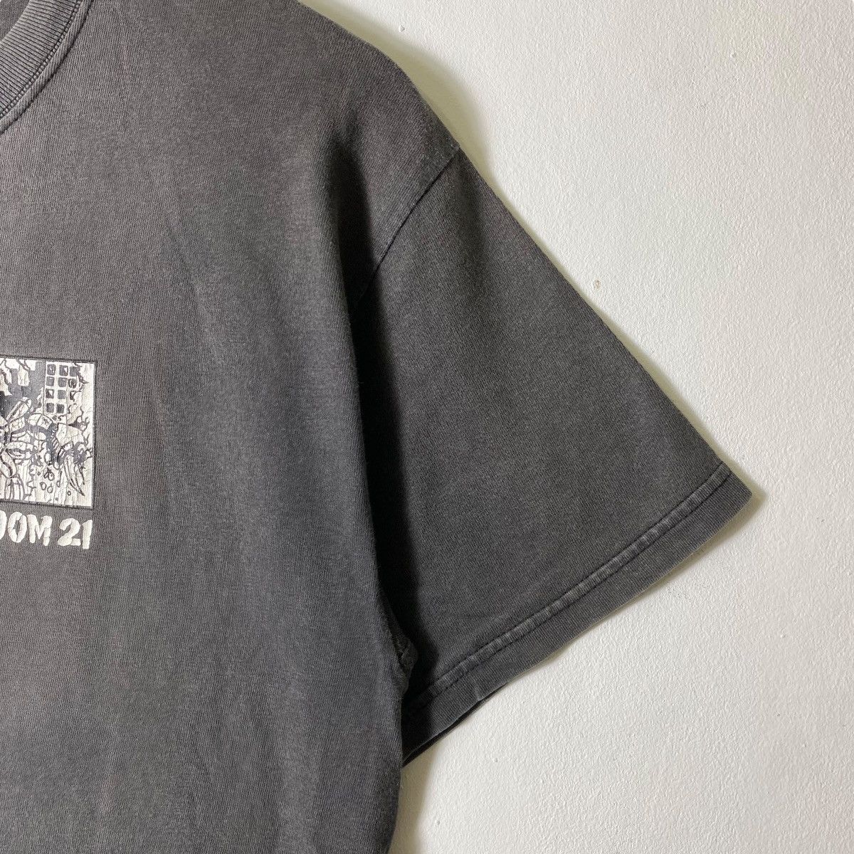 Vintage Vintage ROOM 21 Cyberpunk Anime Box Logo Skate Tee Size US M / EU 48-50 / 2 - 3 Thumbnail