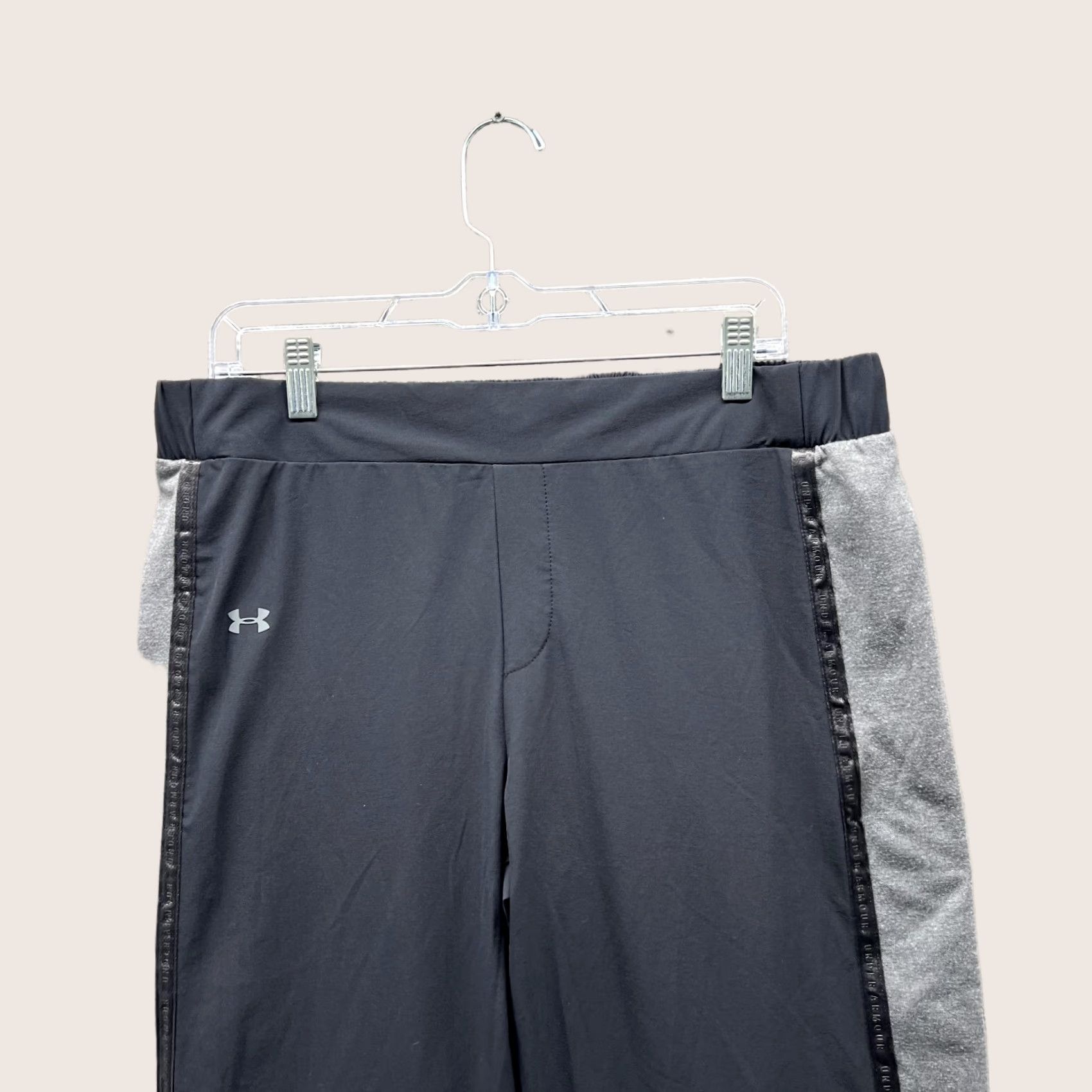 Under Armour Under Armour Pants Women Large Black Athletic Stretch Heatgear Loose Fit UA Pants Size 36" / US 14 / IT 50 - 1 Thumbnail