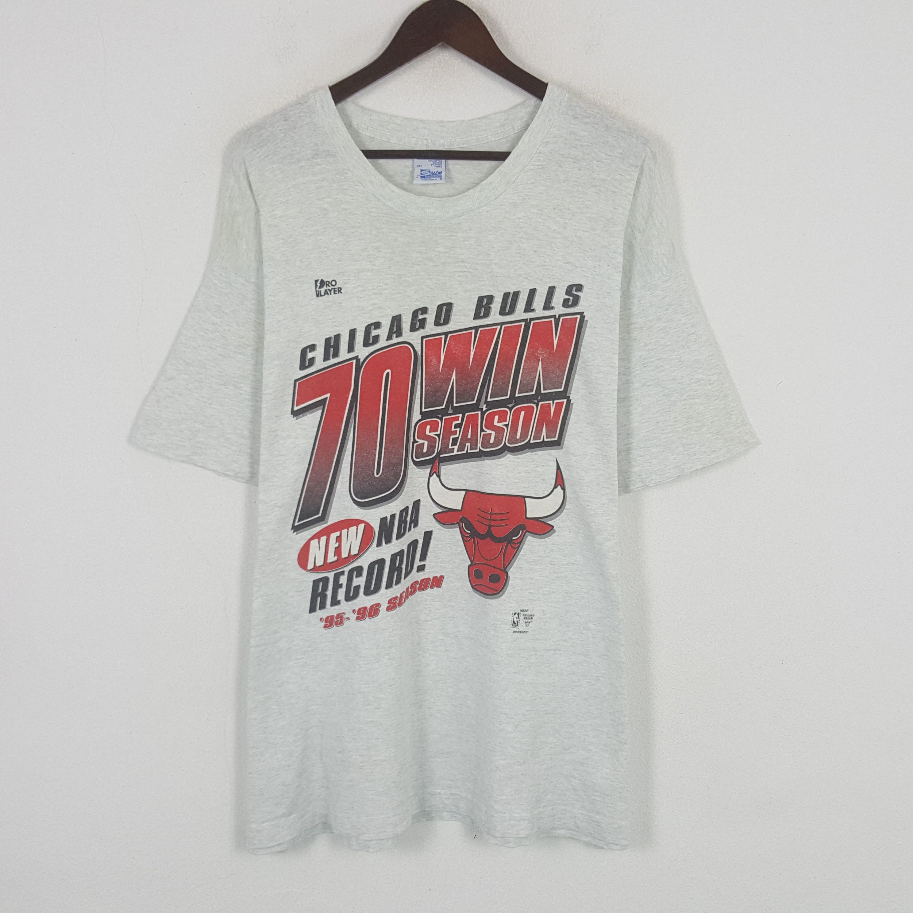 Other Vintage Chicago Bullls 10 Season T-shirt Size US XXL / EU 58 / 5 - 1 Thumbnail