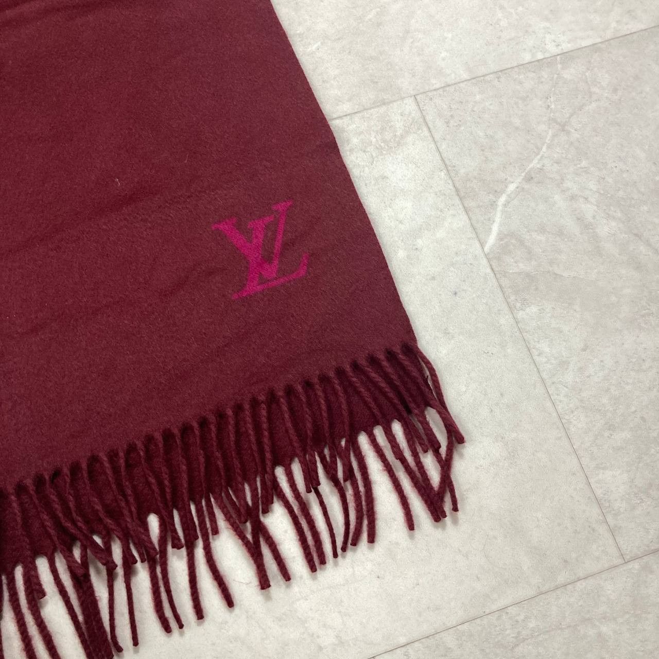 Louis Vuitton Vintage Louis Vuitton LV Cashmere Scarf Size ONE SIZE - 1 Thumbnail