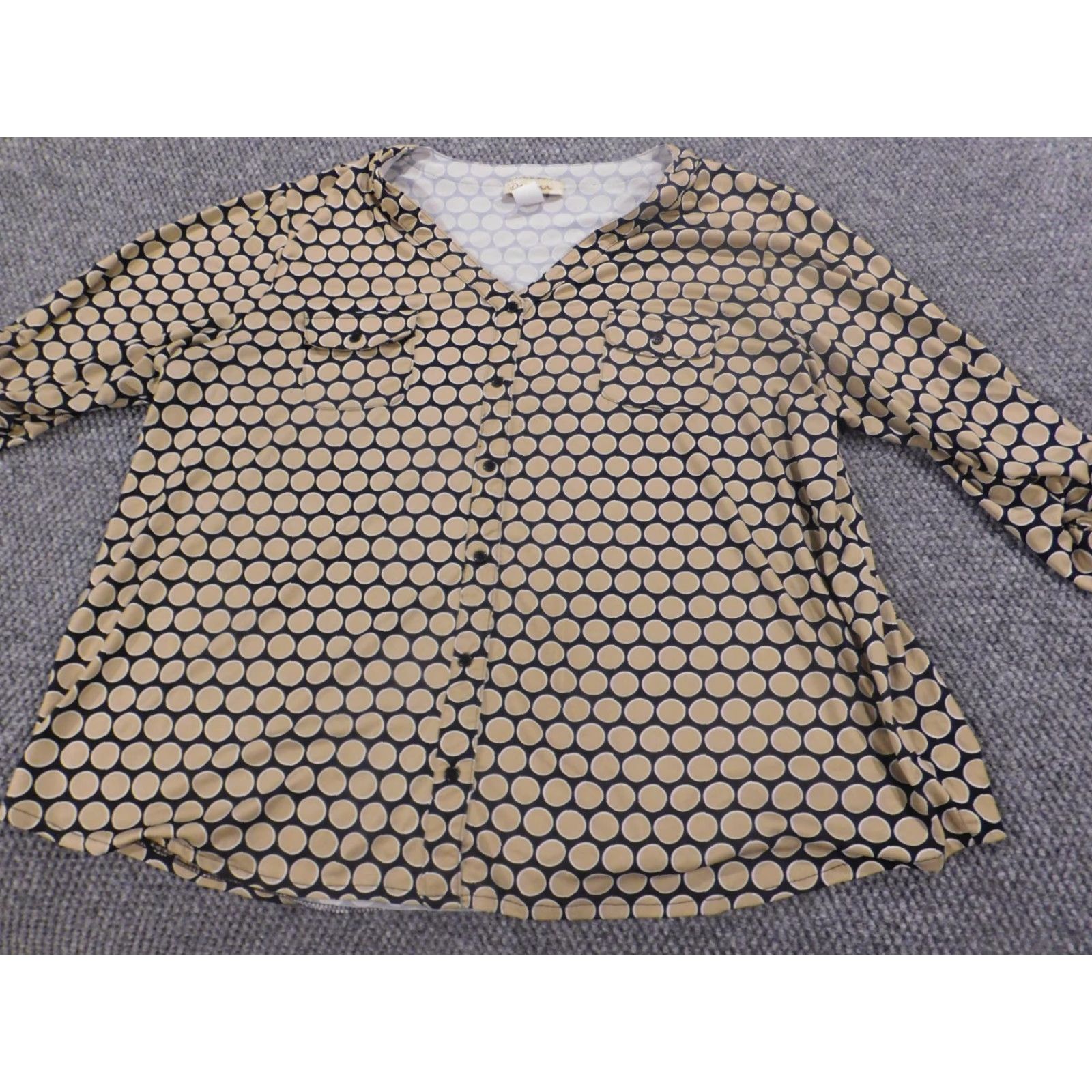 Vintage Davina 3X Plus Beige Blouse Womens Crew Neck Long Sleeve Pullover Stretch Casual Polyester Rayon Button? Size XXL / US 16-18 / IT 52-54 - 2 Thumbnail