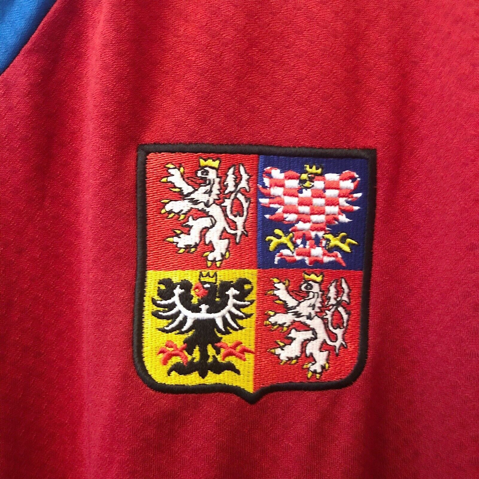 Puma × Vintage 2000s Czech Republic Puma Home Soccer Jersey Red Rare Sz XL Size US XL / EU 56 / 4 - 3 Thumbnail