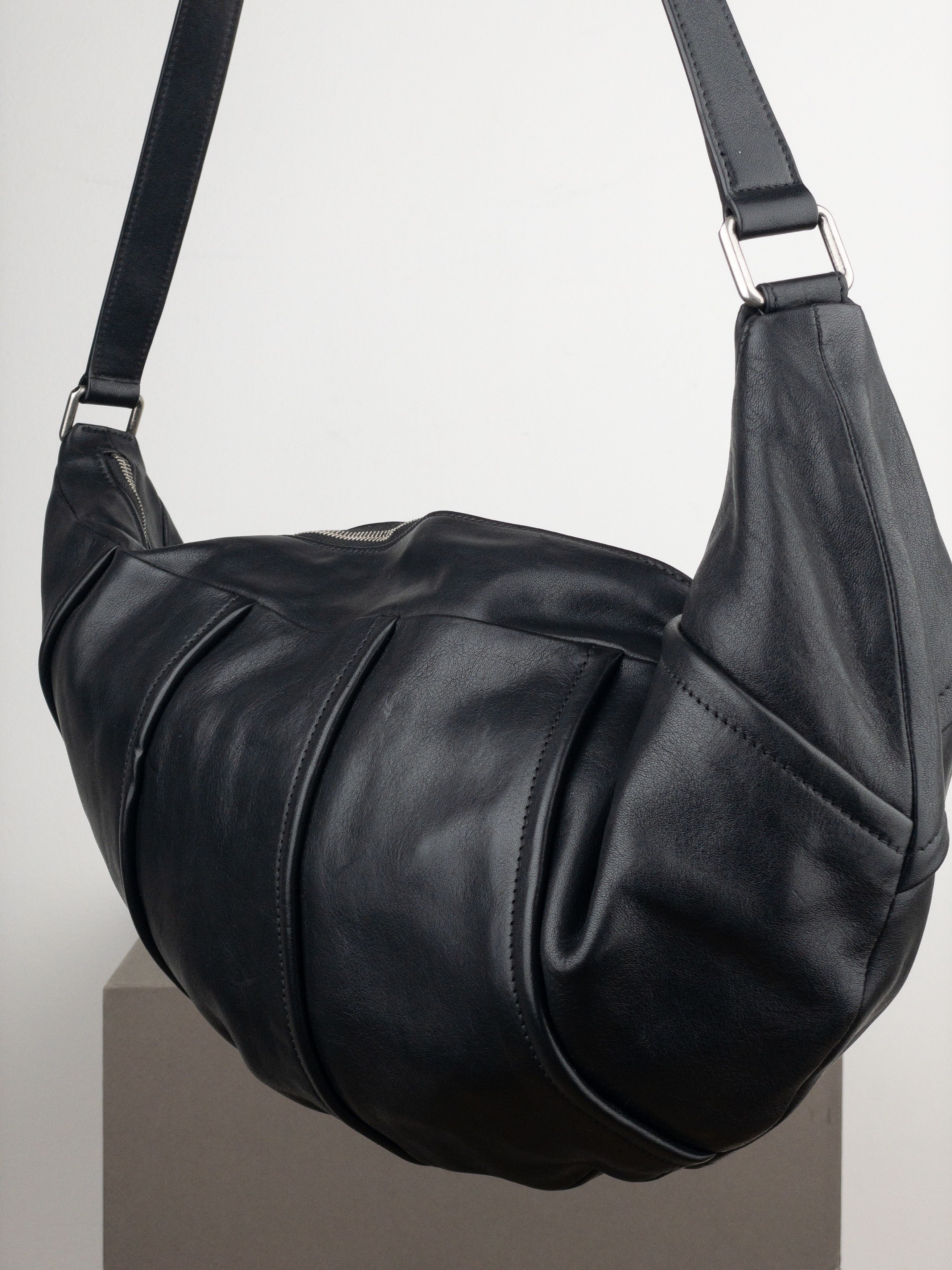 Saint Laurent Paris Saint Laurent by Hedi Slimane Leather Sling Bag Size ONE SIZE - 12 Thumbnail
