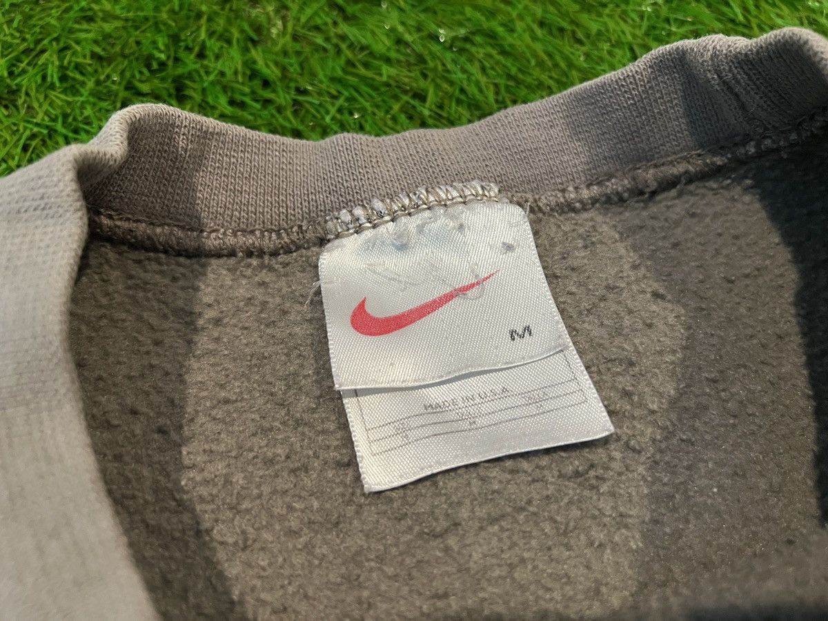 Nike Vtg 90s Nike Tonal Essential Swoosh Vintage Crewneck Sweater Size US M / EU 48-50 / 2 - 3 Thumbnail