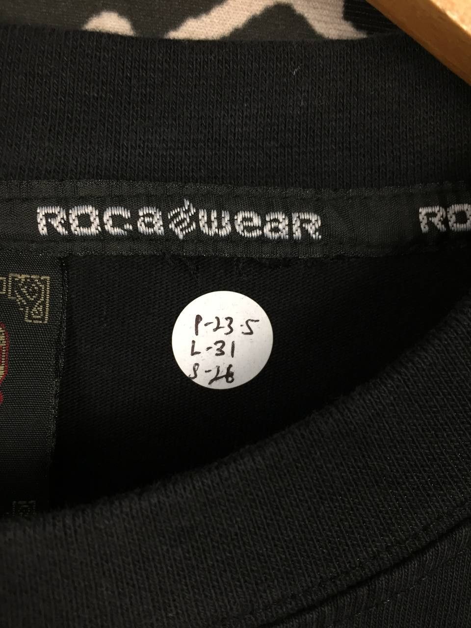 Rocawear Rocawear Jay-Z Hip Hop Streetwear Scattered Hat Graphic Tee Size US XL / EU 56 / 4 - 19 Thumbnail