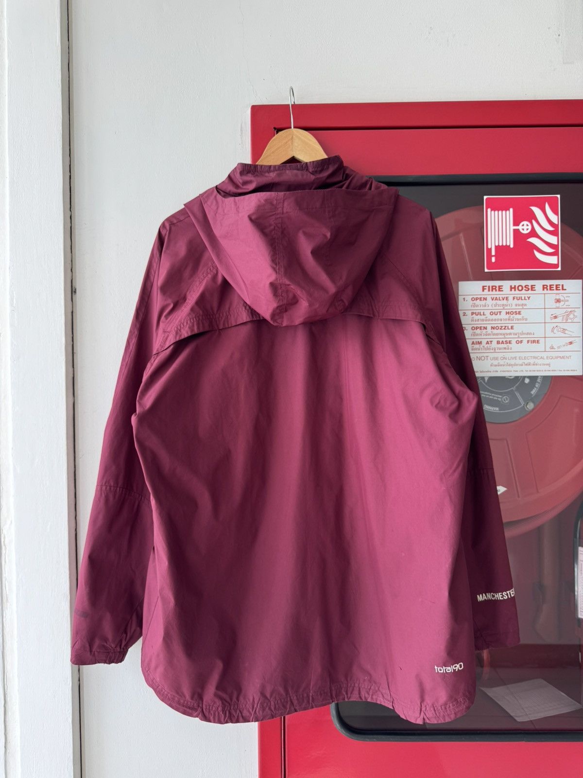 Nike Vintage Manchester United 2004-06 Total 90 Track Jacket Size US L / EU 52-54 / 3 - 4 Thumbnail