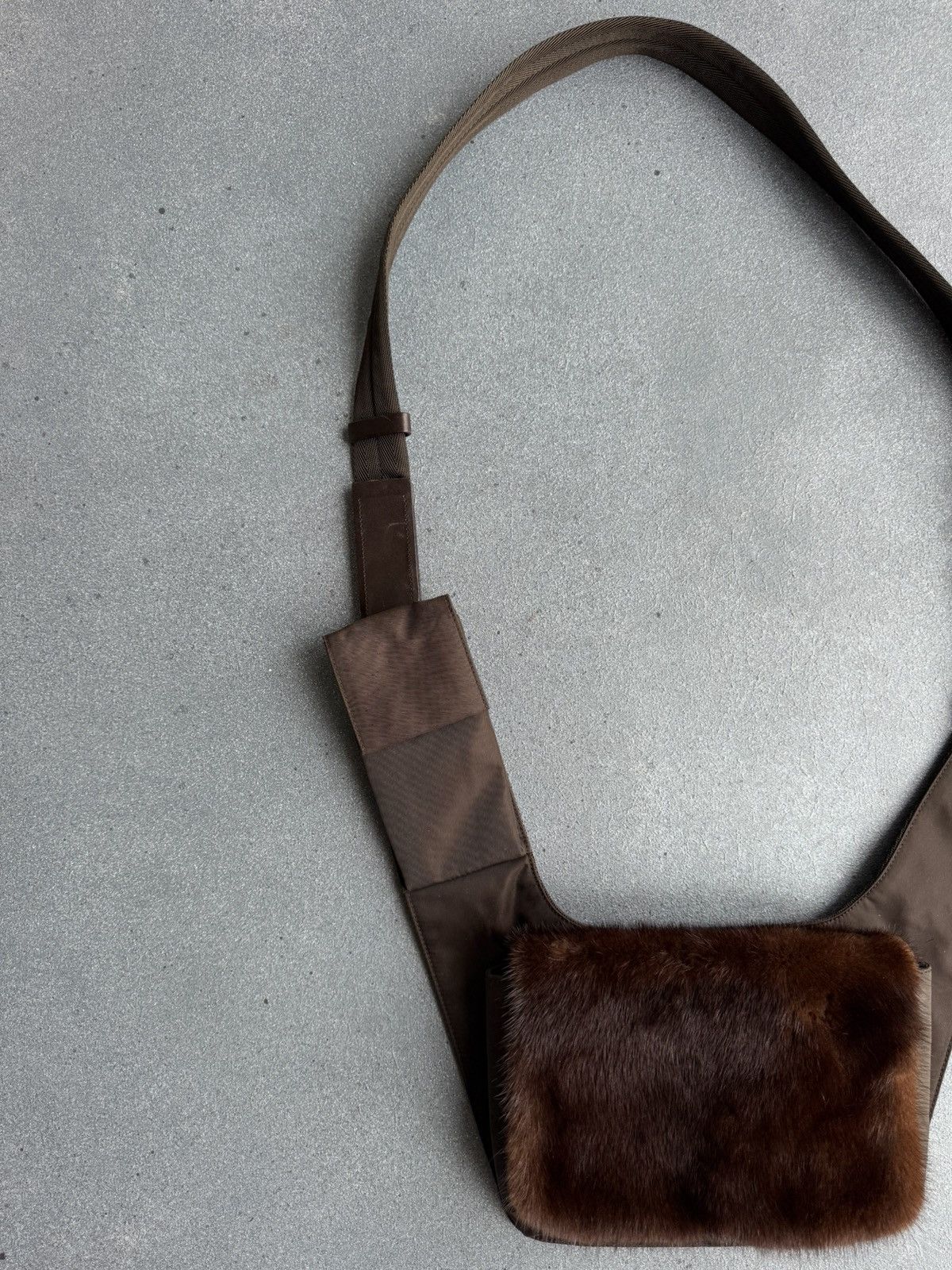 Prada F/W 1999 Prada Mink Fur Brown Logo Cross Body Nylon Bag Size ONE SIZE - 11 Thumbnail