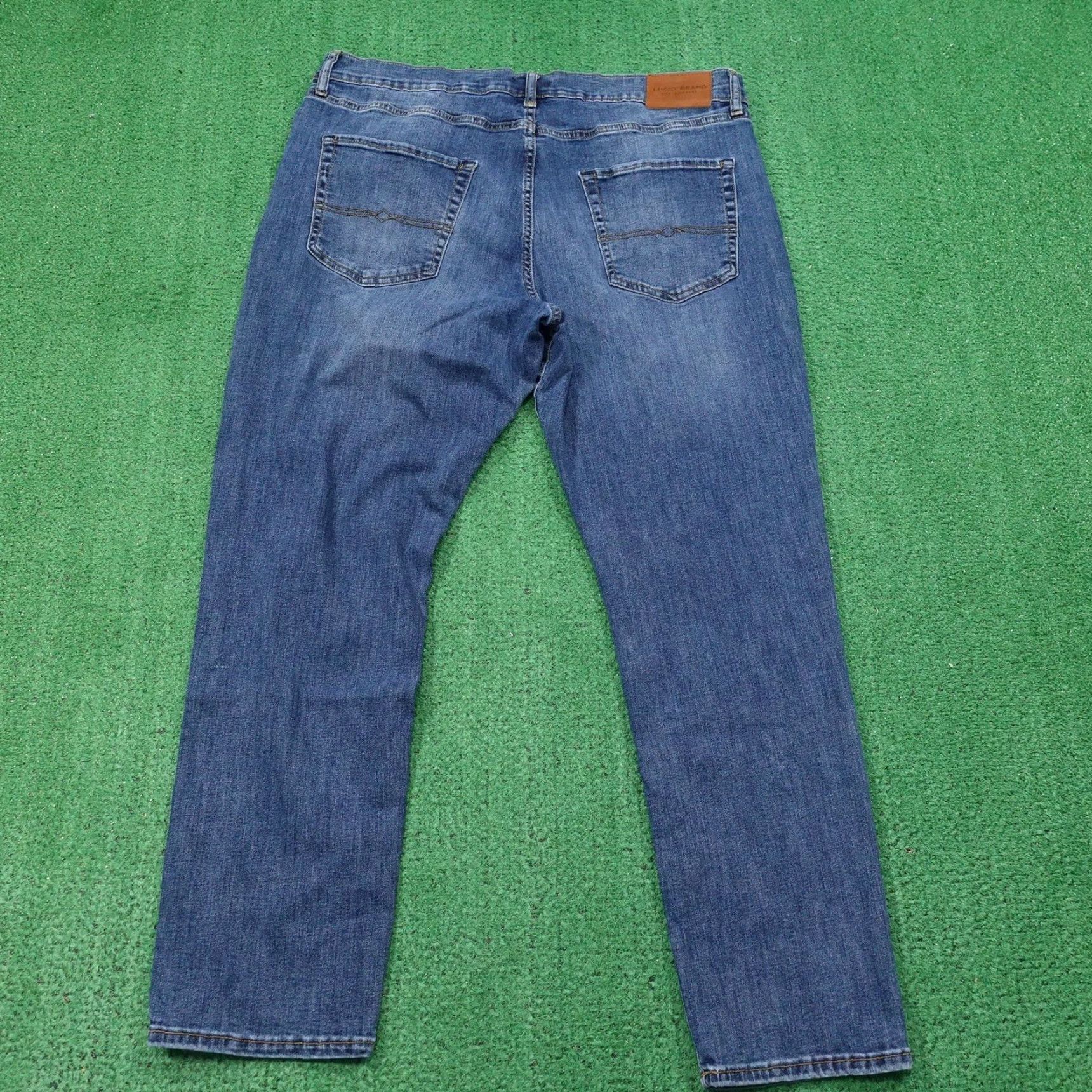 Lucky Brand LUCKY BRAND 410 ATHLETIC STRAIGHT JEANS - MEN - SIZE 40x32 - BLUE DENIM ZIP FLY - REGULAR FIT - GENTLY WORN" Size US 40 / EU 56 - 4 Thumbnail