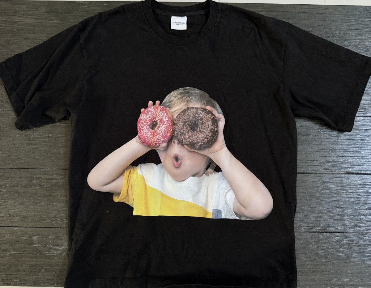 acme de la vie Acmé de la Vie Donut Boy Tee (1 / M) Size US M / EU 48-50 / 2 - 1 Thumbnail