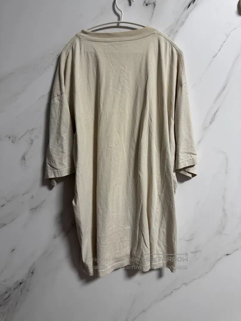Balenciaga Balenciaga Beige short-sleeve, size L Size US L / EU 52-54 / 3 - 6 Thumbnail