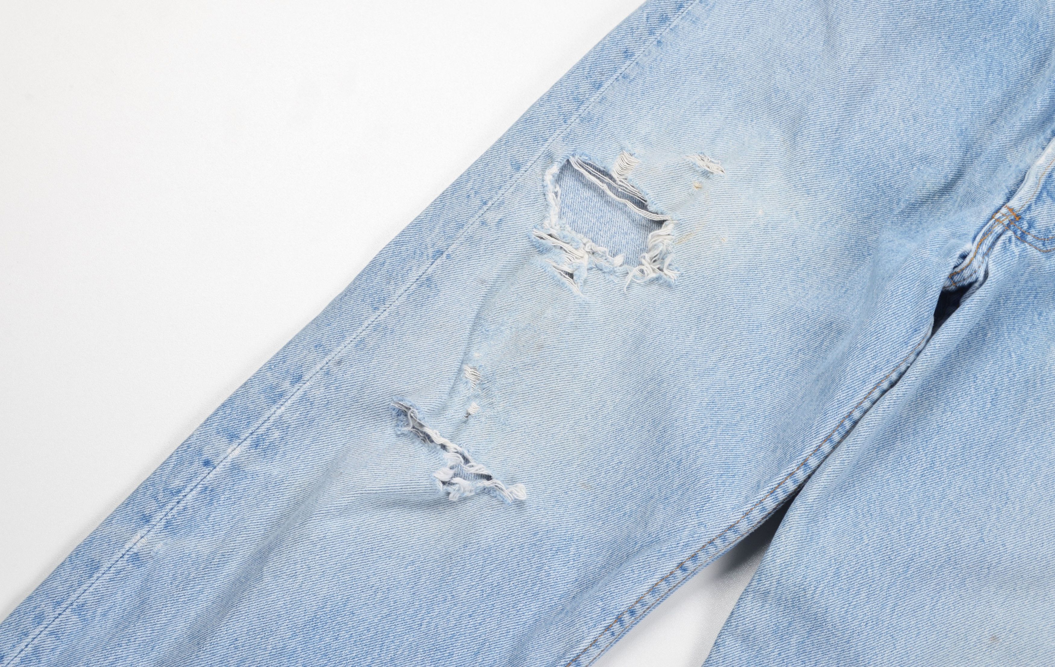 Levi's Vintage Levis 501 90's Made in USA Distressed Blue Jeans Size US 34 / EU 50 - 4 Thumbnail
