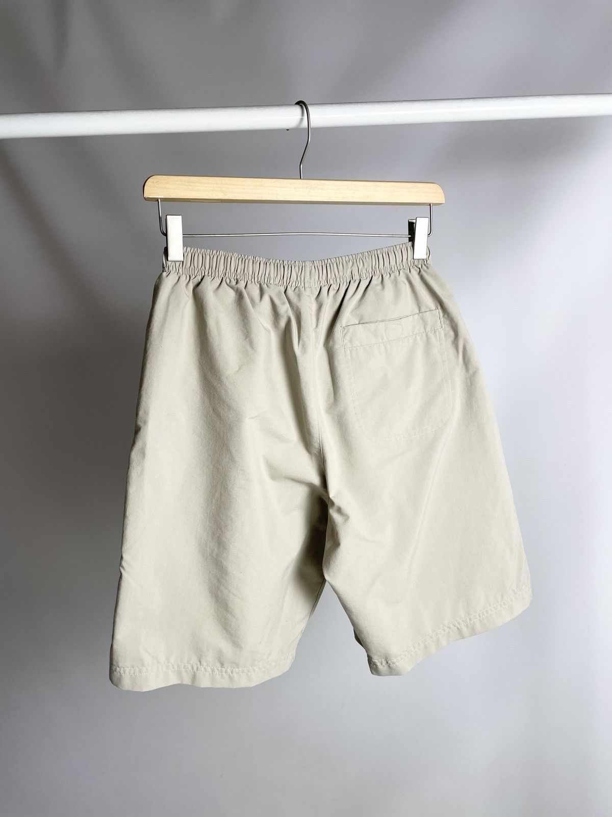 Nike VINTAGE 🍫 Nike Beige Classic logo retro Shorts Size US 30 / EU 46 - 6 Thumbnail