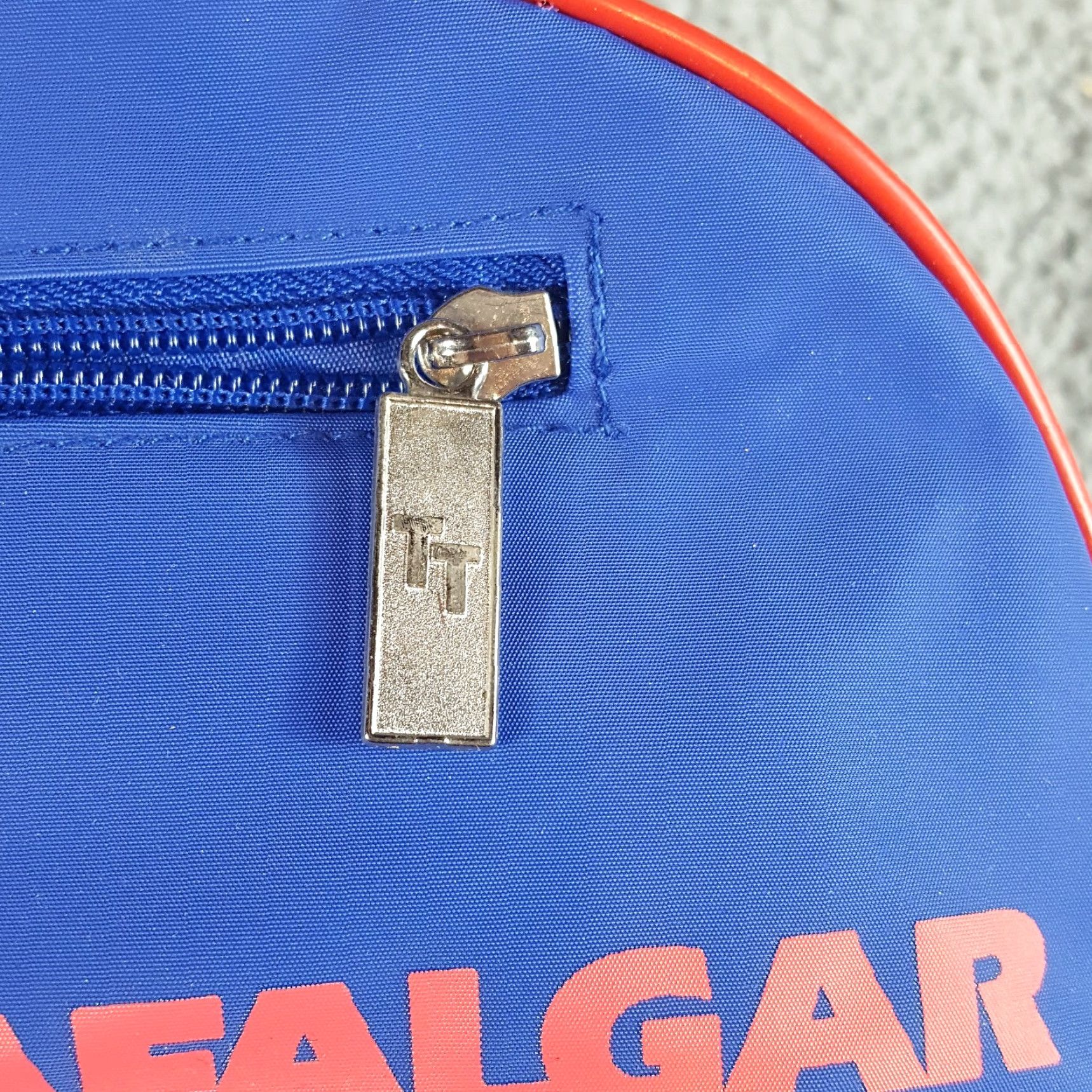 Vintage VINTAGE Trafalgar Backpack Unisex Small Travel Bag 80s Rainbow Blue Nylon Backpack Mens Womens 80s Theme Size ONE SIZE - 3 Thumbnail