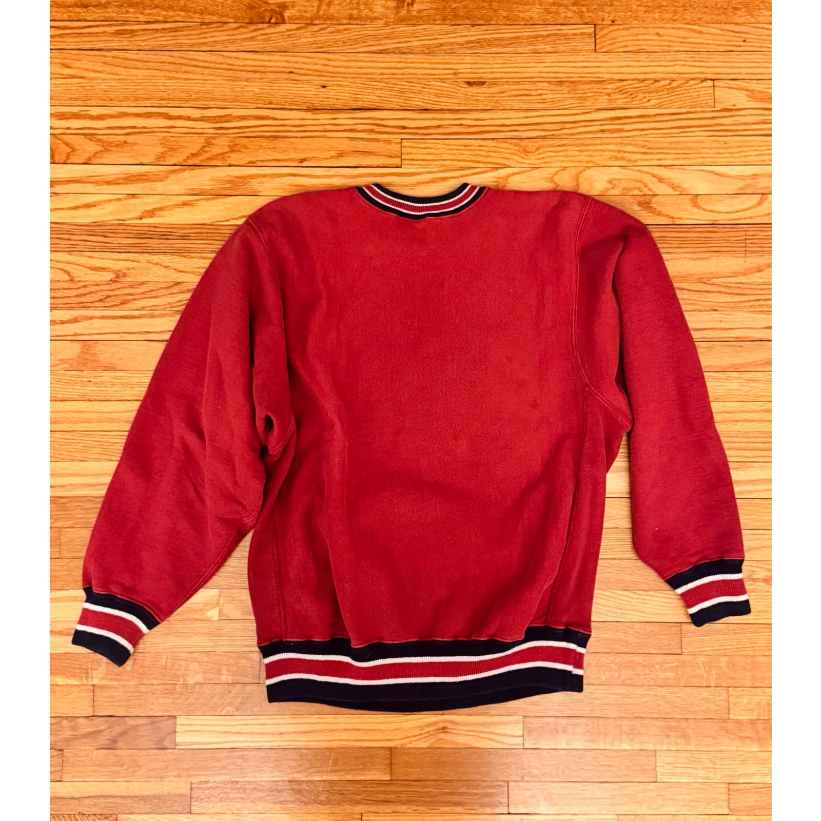 Champion Vintage Champion Embriodered Crewneck Sweatshirt Size US L / EU 52-54 / 3 - 8 Thumbnail