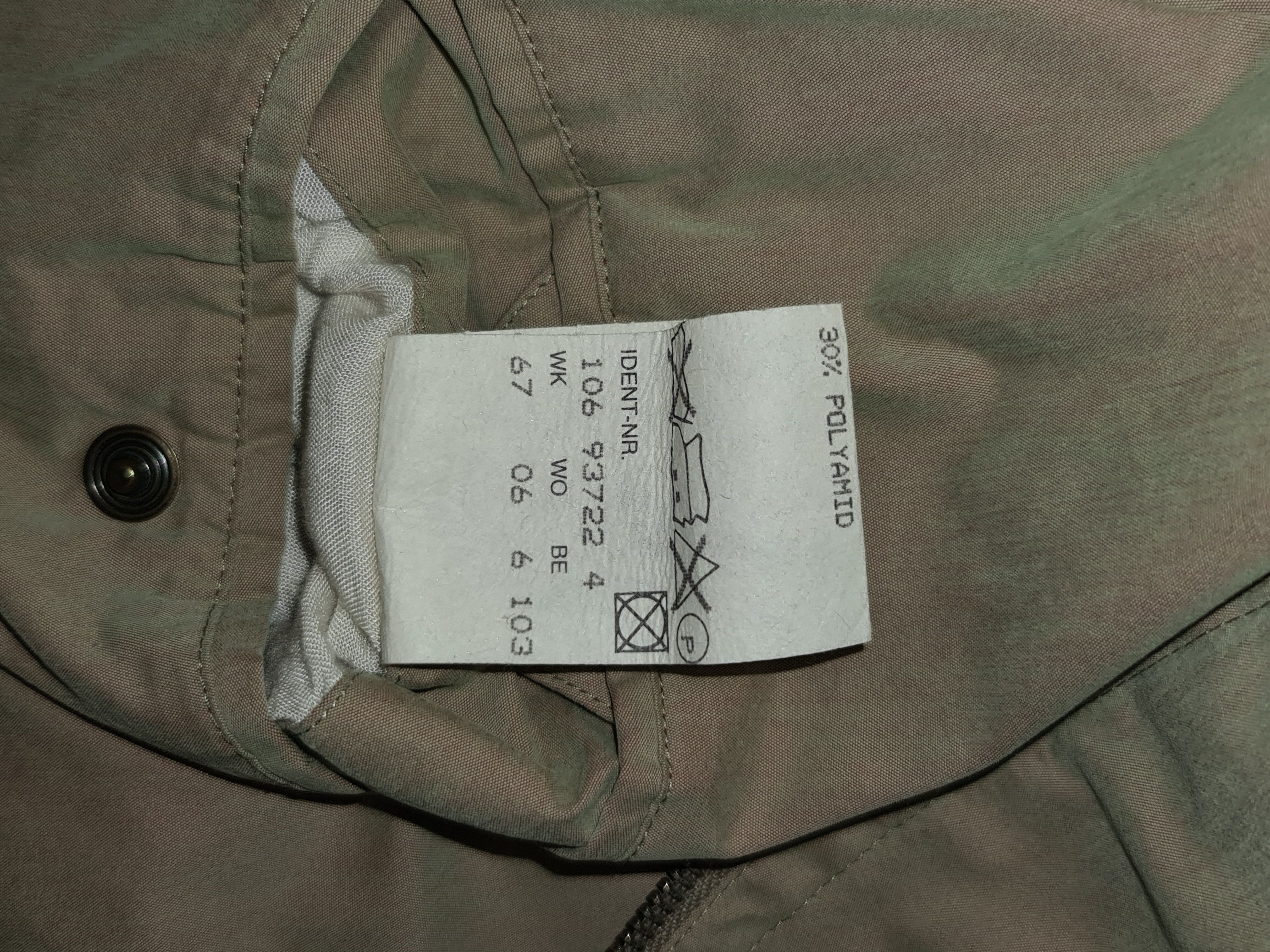 Hugo Boss 90s Vintage Hugo Boss Beige Boomber Jacket Nylon Size US L / EU 52-54 / 3 - 9 Thumbnail