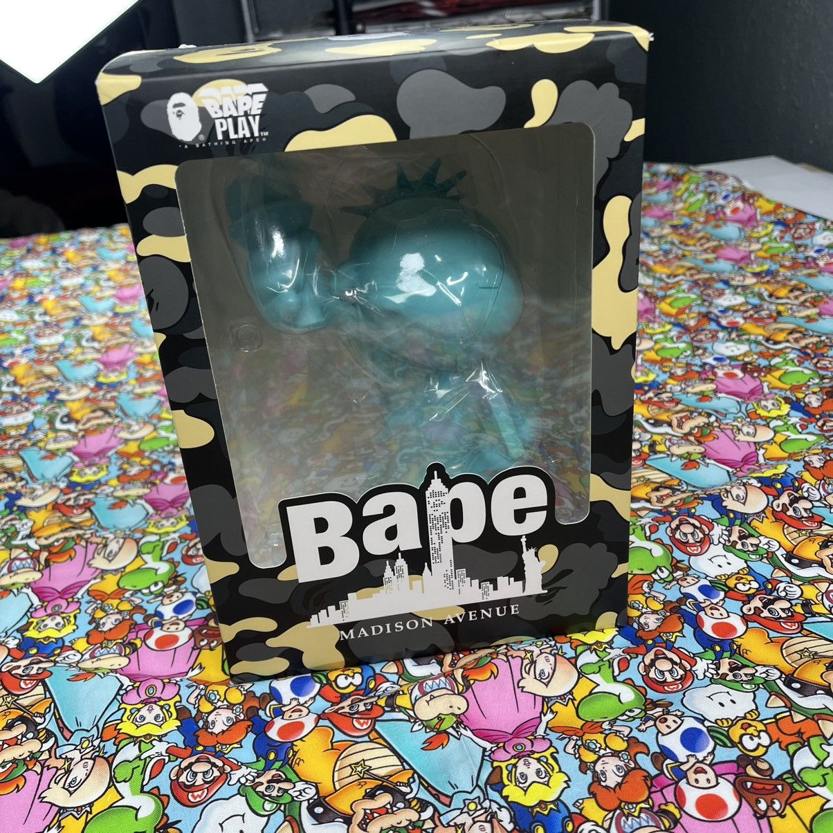 Bape BAPE New York Madison Avenue Statue Size ONE SIZE - 5 Thumbnail