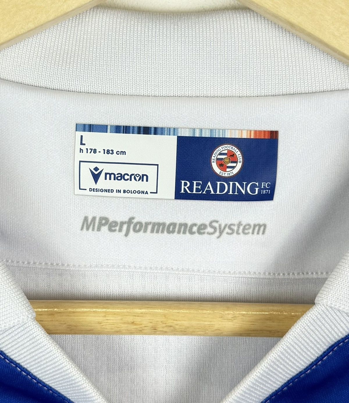 Macron Reading Football Club Home Soccer Jersey Football Shirt FC Size US L / EU 52-54 / 3 - 4 Thumbnail