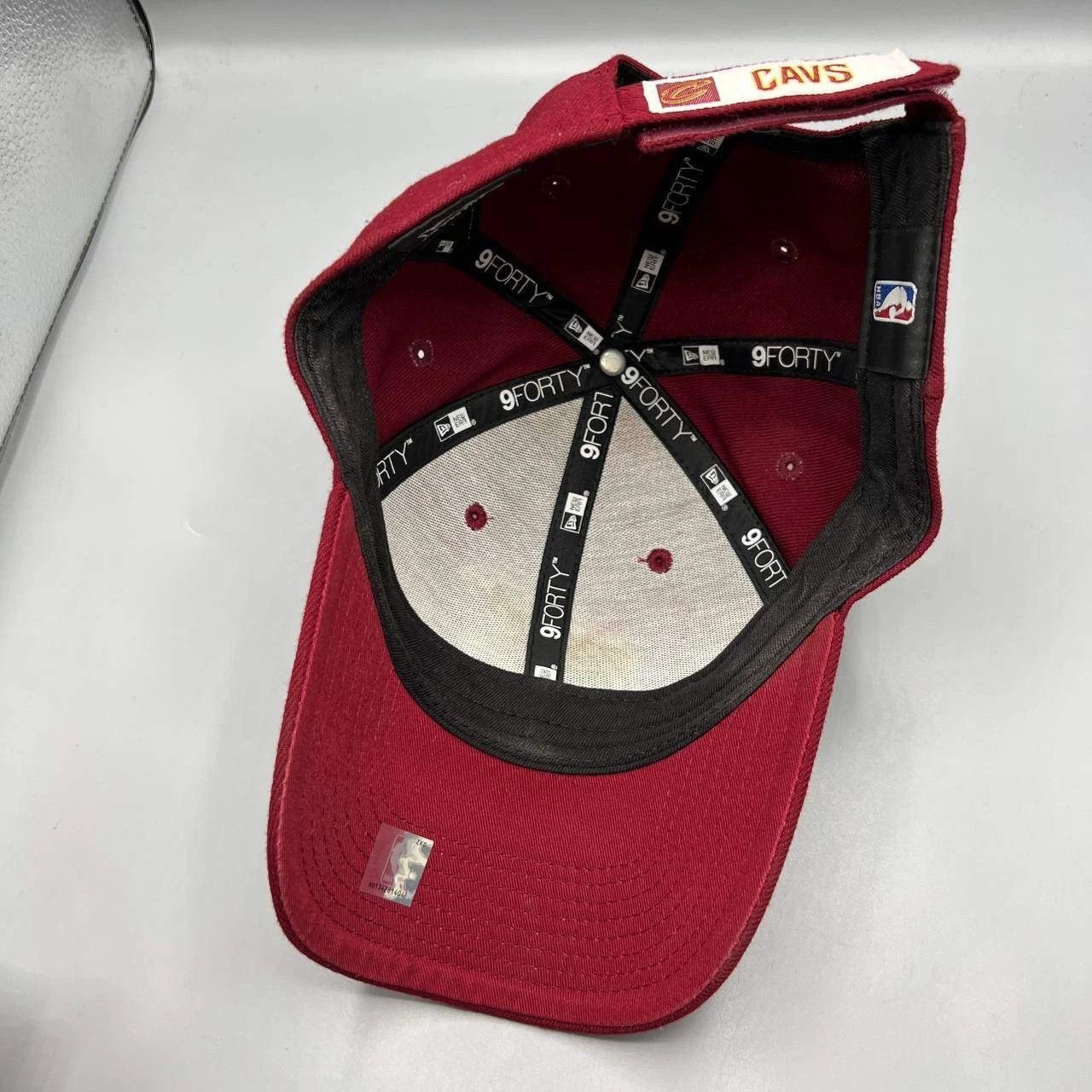 New Era Cleveland Cavaliers Hat Men Red Embroidered Strap Back Cap Size ONE SIZE - 2 Thumbnail