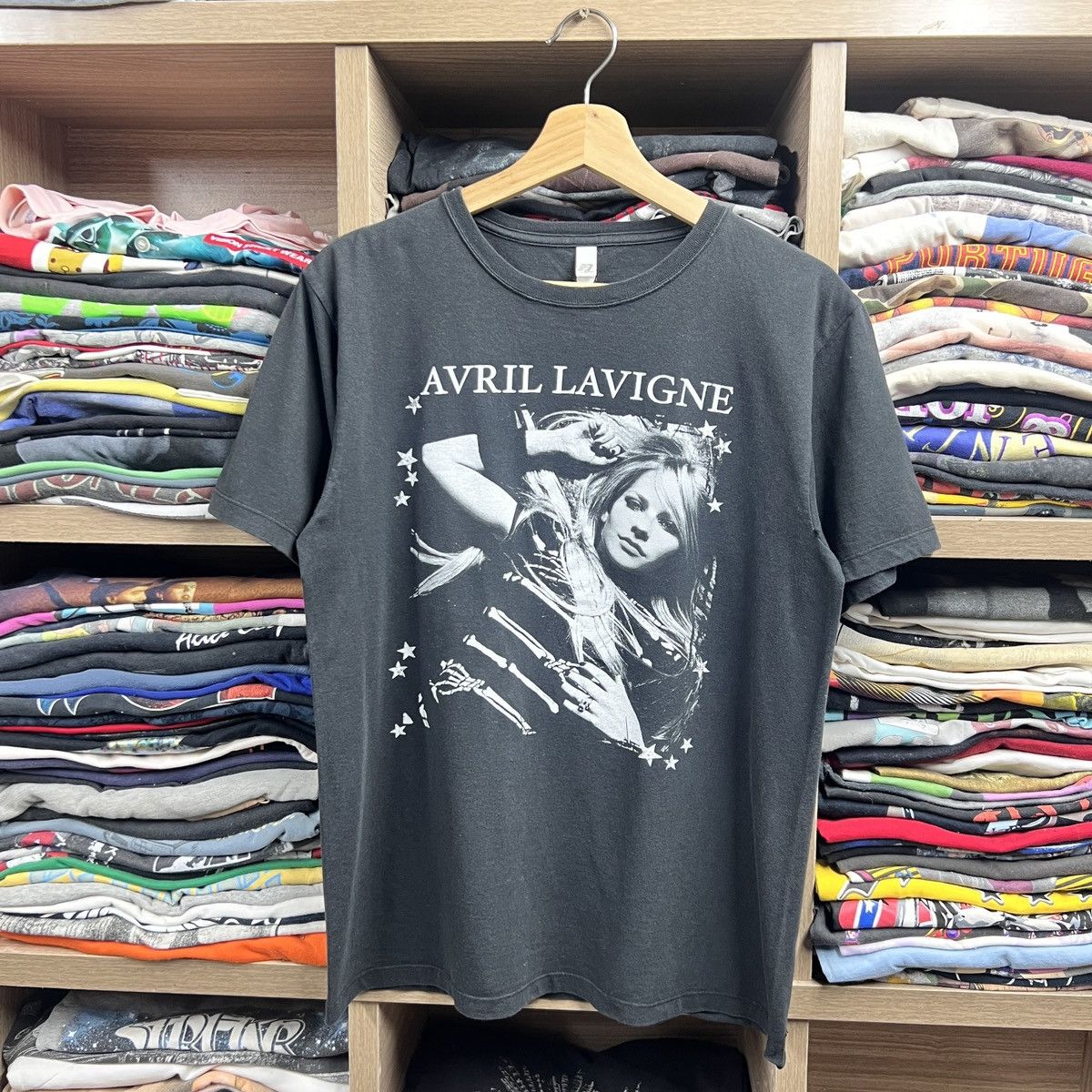 Band Tees VTG AVRIL LAVIGNE THE BEST DAMN TOUR TEE Size US L / EU 52-54 / 3 - 1 Thumbnail