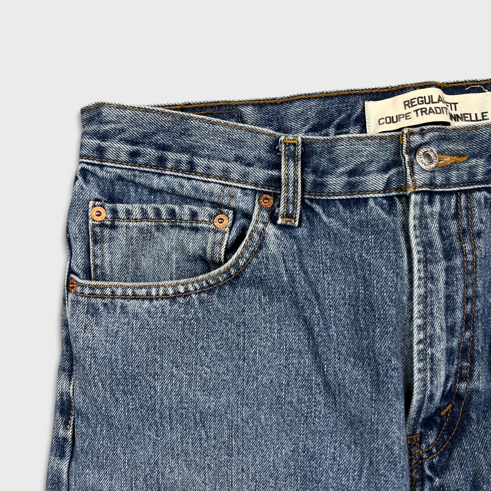 Levi's × Vintage Vintage Levi's Jeans 36x30 Relaxed Fit Light Wash Denim Pant Size US 36 / EU 52 - 3 Thumbnail